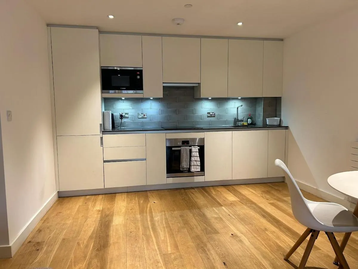 Apartment Lovely One Bedroom Flat London